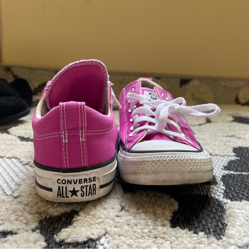 Pink Converse - Picture 4 of 4